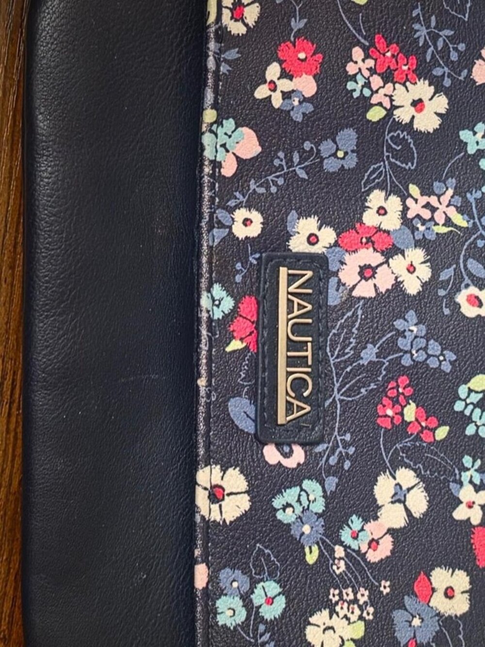 Nautica Wallet/Wrislet with FLAWS